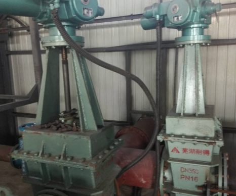 電動(dòng)襯膠閘板閥使用現(xiàn)場